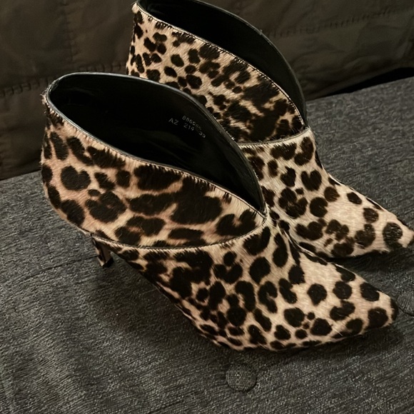 Boden Calf Hair Animal Print Booties/and shoe bag - Picture 3 of 9